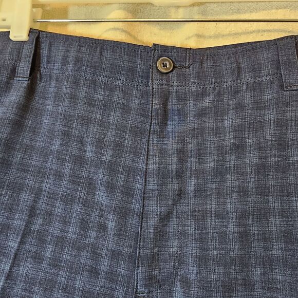 PGA Golf Men's Shorts Blue Plaid Ball Pocket 10" Inseam Size 42 - Picture 2 of 10